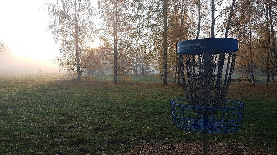 Frisbeegolf korin valinta - Radan rakentaminen