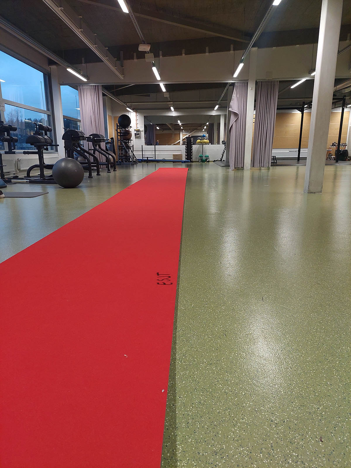 Rullattava voimistelupatja koulu ja seurakäyttöön