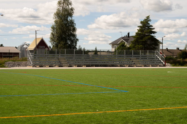 Jalkapallokentän / Stadionin katsomo